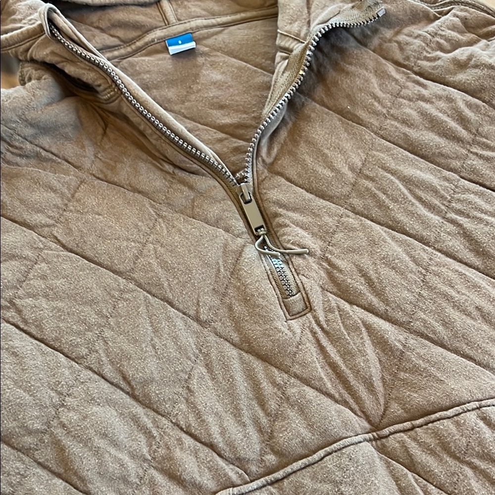 Old Navy Tan Quilted Hoodie - Picture 3 of 4
